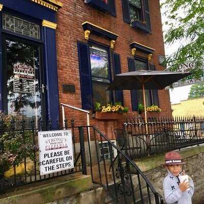 Strong's Brick Oven Pizzeria
