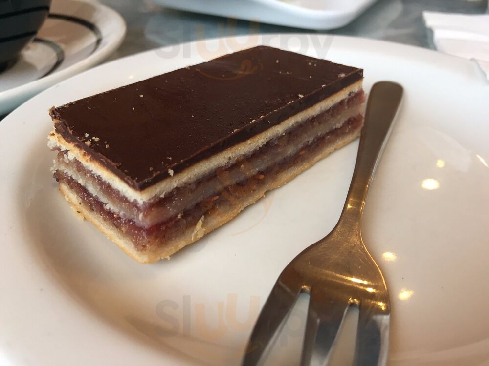 Tulipan Hungarian Pastry & Coffee Shop