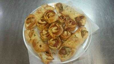 Famous Sal's Pizza & Italian Eatery