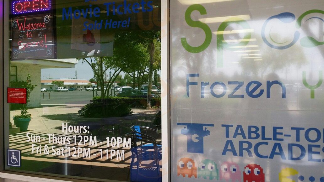 Spoons Frozen Yogurt