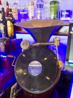 Wooly Bullys Eat To The Beat