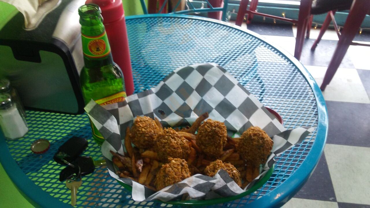Elliot Street Fish, Chips & More