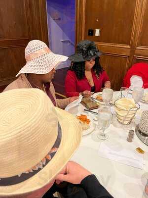 Gangster's Dueling Piano Bar