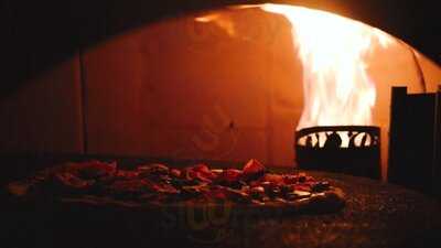 Strong's Brick Oven Pizzeria