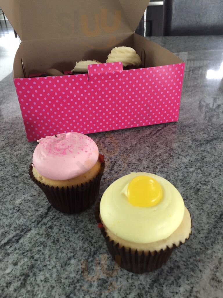 Smallcakes Cupcakery And Creamery