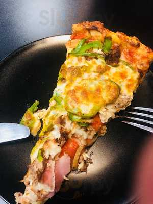 Olly's Mediterranean Pizzeria