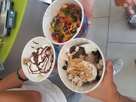 Menchie's Frozen Yogurt