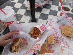 Rally's Hamburgers