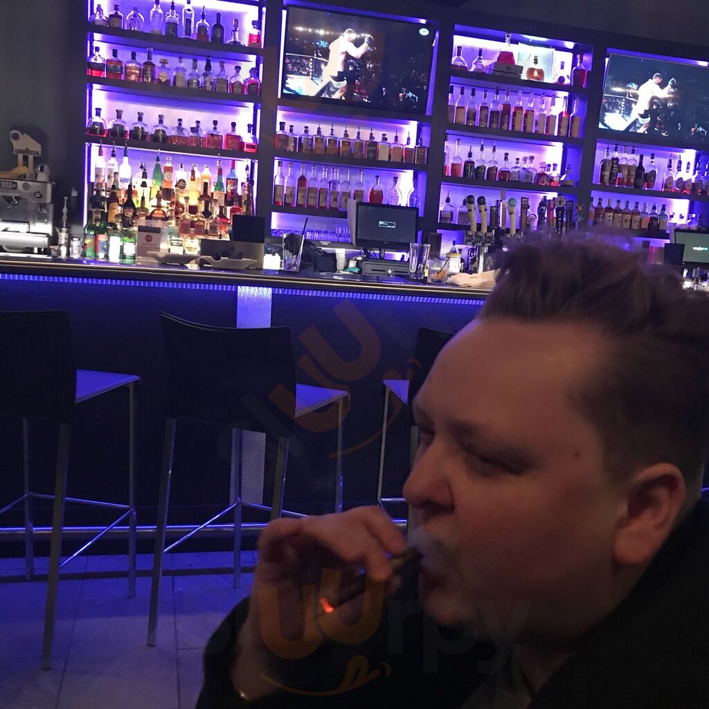 Secreto Craft Bar & Bistro