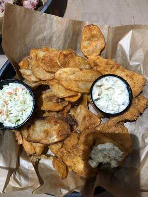 The Fishin' Pig - Waynesboro
