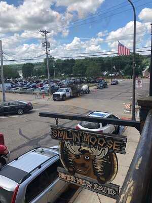 Smilin Moose Lodge Bar & Grill