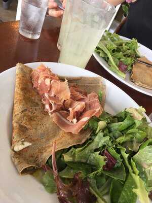 La Crepe Bistro