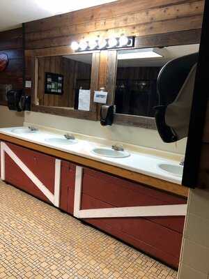 Big Guy's Bbq Roadhouse