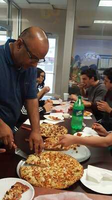 Magoo's California Pizza