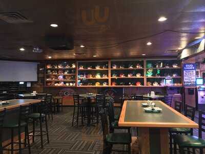 Village Inn Sports Bar, Grill & Pizzeria
