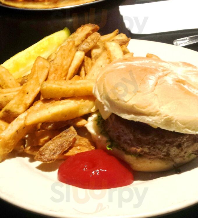 Busters Sports Bar & Grill