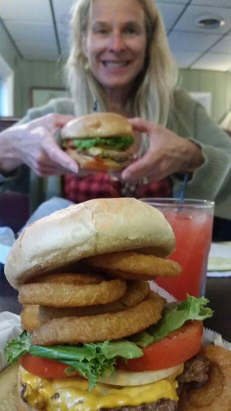 Hansons Bar & Grill