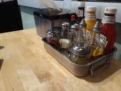 Groovy's Pizza & Grill