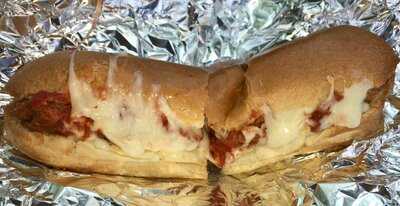 Vittorios Pizzeria And Restaurant