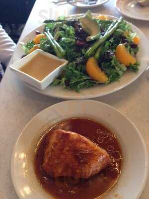 Cloud 9 Restaurant At The Senator Inn & Spa