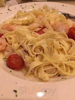 Cloud 9 Restaurant At The Senator Inn & Spa