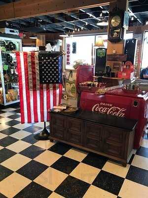 Elmer & Fannie D's Deli And Country Store