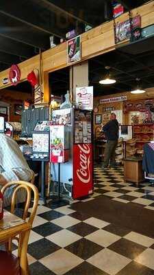 Elmer & Fannie D's Deli And Country Store