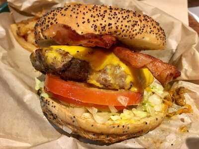 Snuffer's Restaurant & Bar