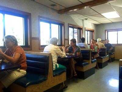 Damon's Pizza And Italians