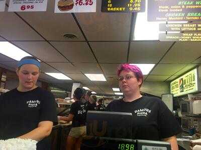 Damon's Pizza And Italians