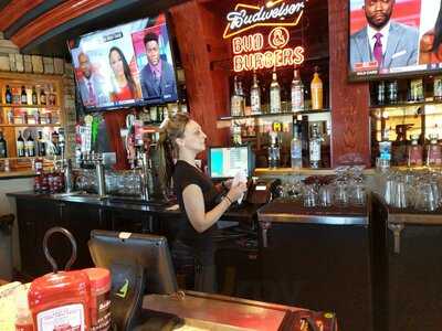 Red Robin Gourmet Burgers