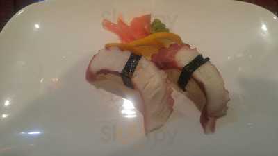 Fuji Chinese & Japanese Suchi & Grill