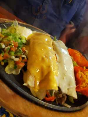 Fernando's On The Reservoir