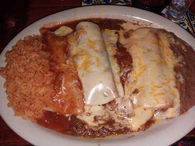 Fernando's On The Reservoir