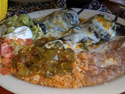 Fernando's On The Reservoir