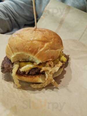 Mooyah Burgers, Fries & Shakes