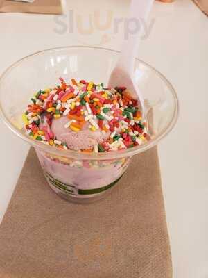 Crystal's Cakes And Cones