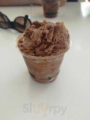 Crystal's Cakes And Cones