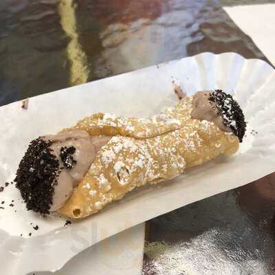 Holy Cannoli's
