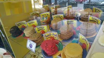 Eileen's Colossal Cookies