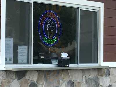 Putters Paradise Ice Cream