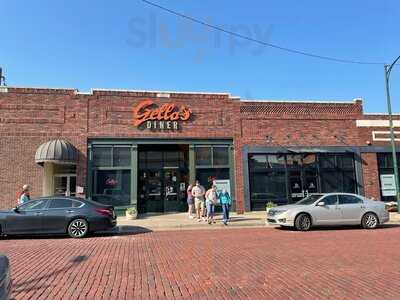 Gella's Diner & Lb. Brewing Co.