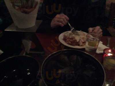 Red Dot Bar & Restaurant