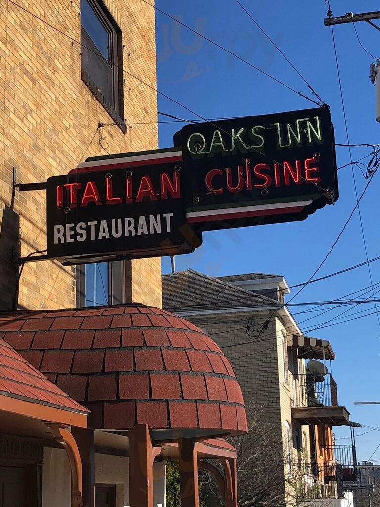 Oaks Inn