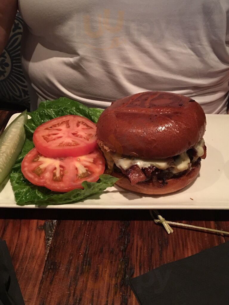 Bin 228 Gastropub