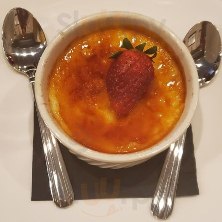 Denim & Pearls Restaurant
