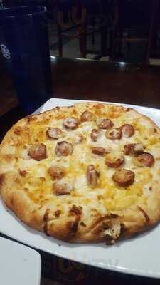 Lefty's Alley & Eats