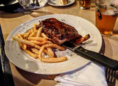 Portofino Bar & Grille