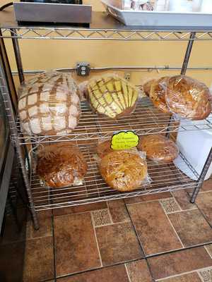 Monse's Pastry And Bakery
