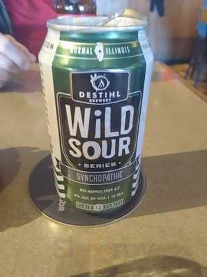 Dylan's Sports Bar & Grill